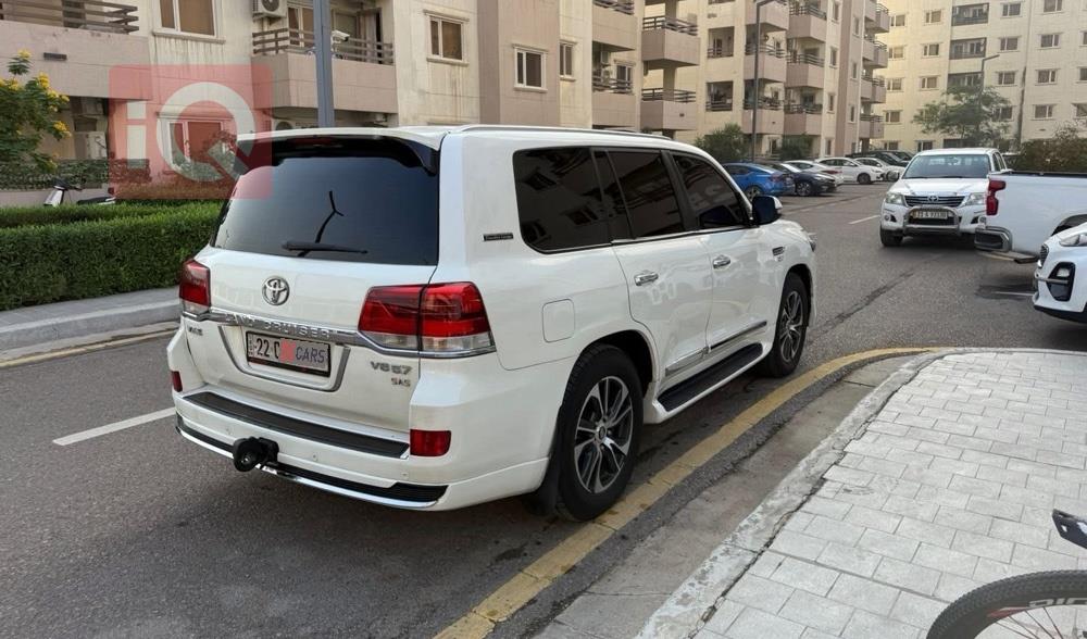 تويوتا لاندكروزر